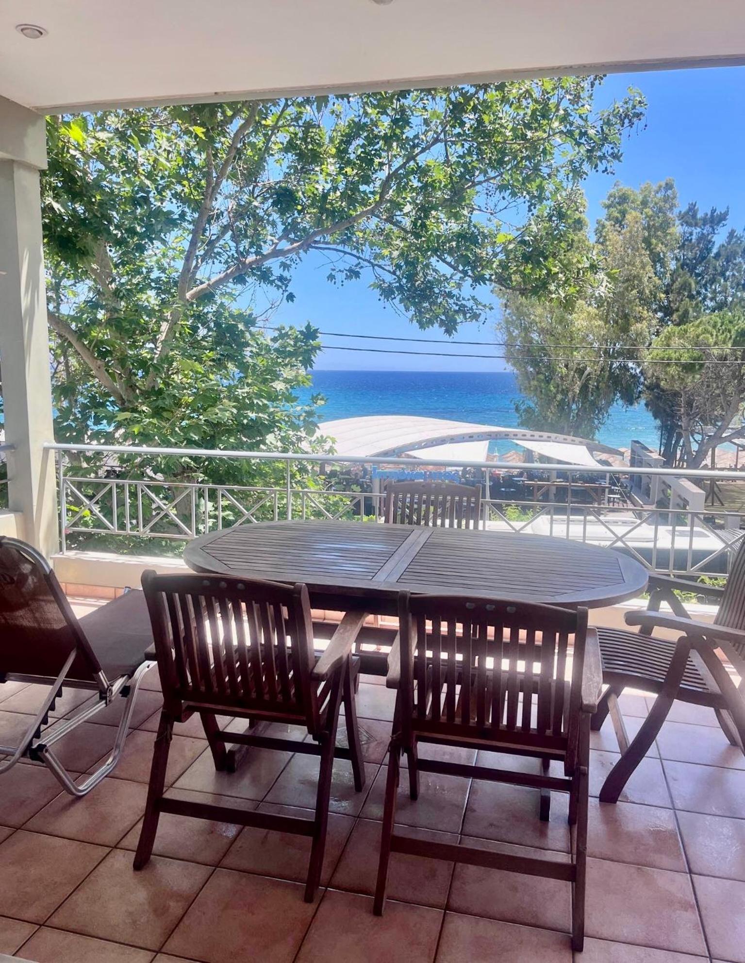 Chloe'S Sunrise Beach House Villa Atina Dış mekan fotoğraf